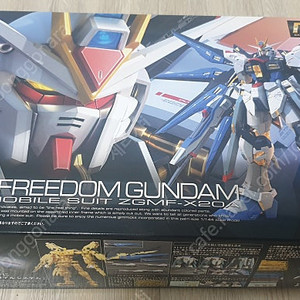 건담 시드 RG 1/144 스트라이크 프리덤 건담 팝니다