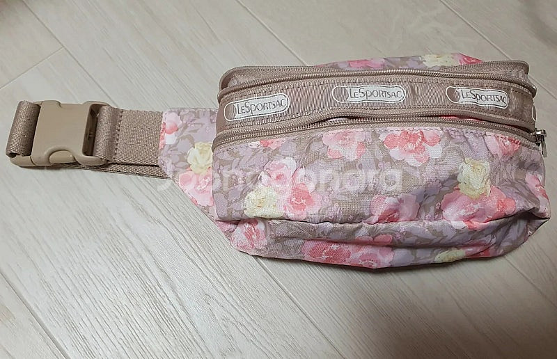 [ LeSportsac ] 레스포삭 힙색 ₩78,000...--0