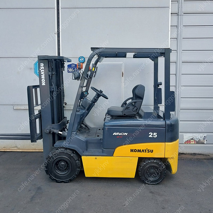 코마스 전동지게차 2.5톤 3단 4300MM 최상품 배터리장착 FB25-11--1