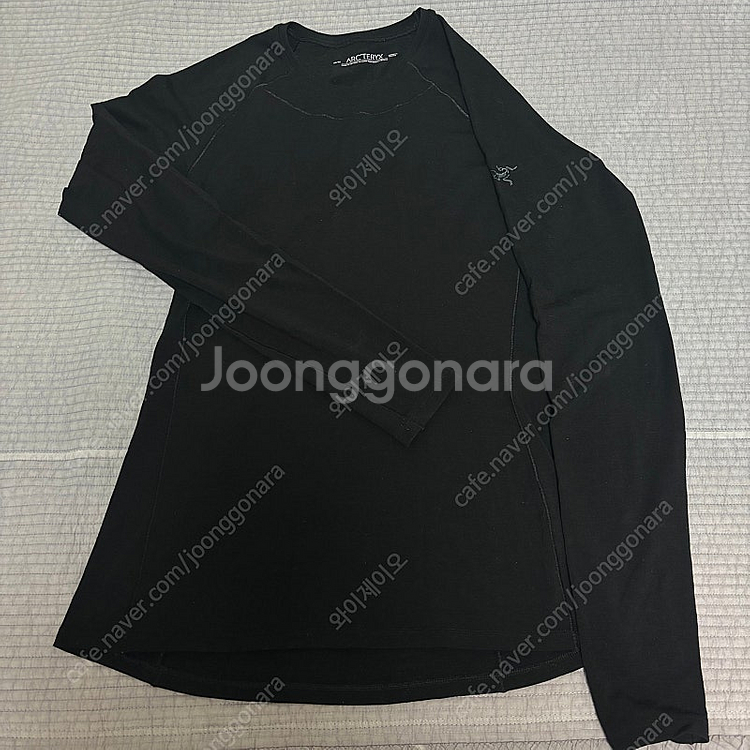 아크테릭스 검정 티셔츠--0