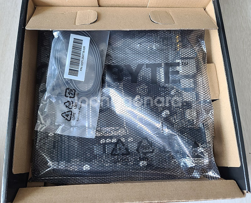 기가바이트 H610M H V2 DDR4 메인보드 판매합...--1
