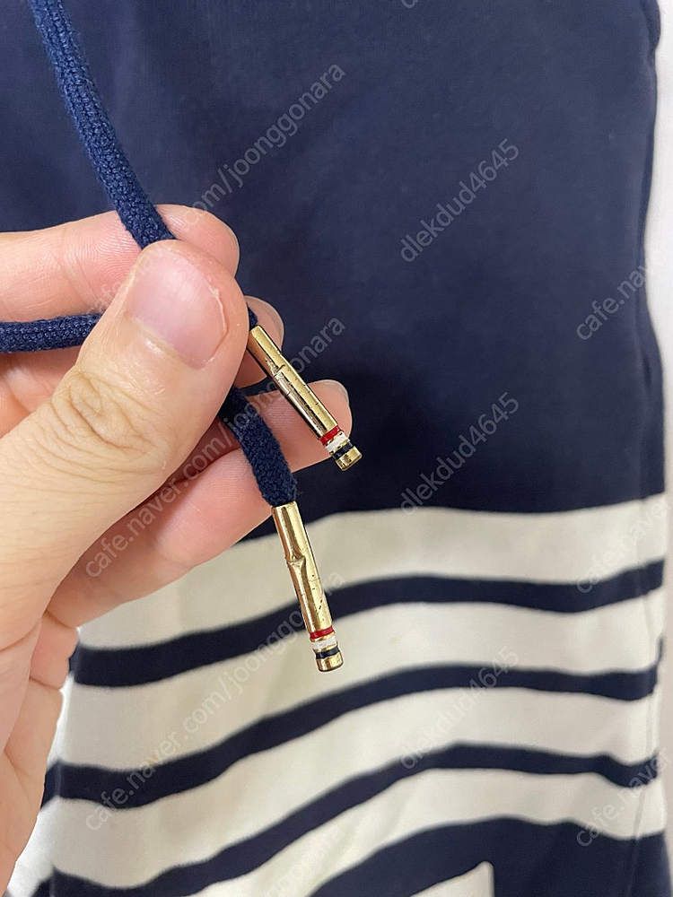 [3] 톰브라운 네이비 사선완장 반바지 이미지