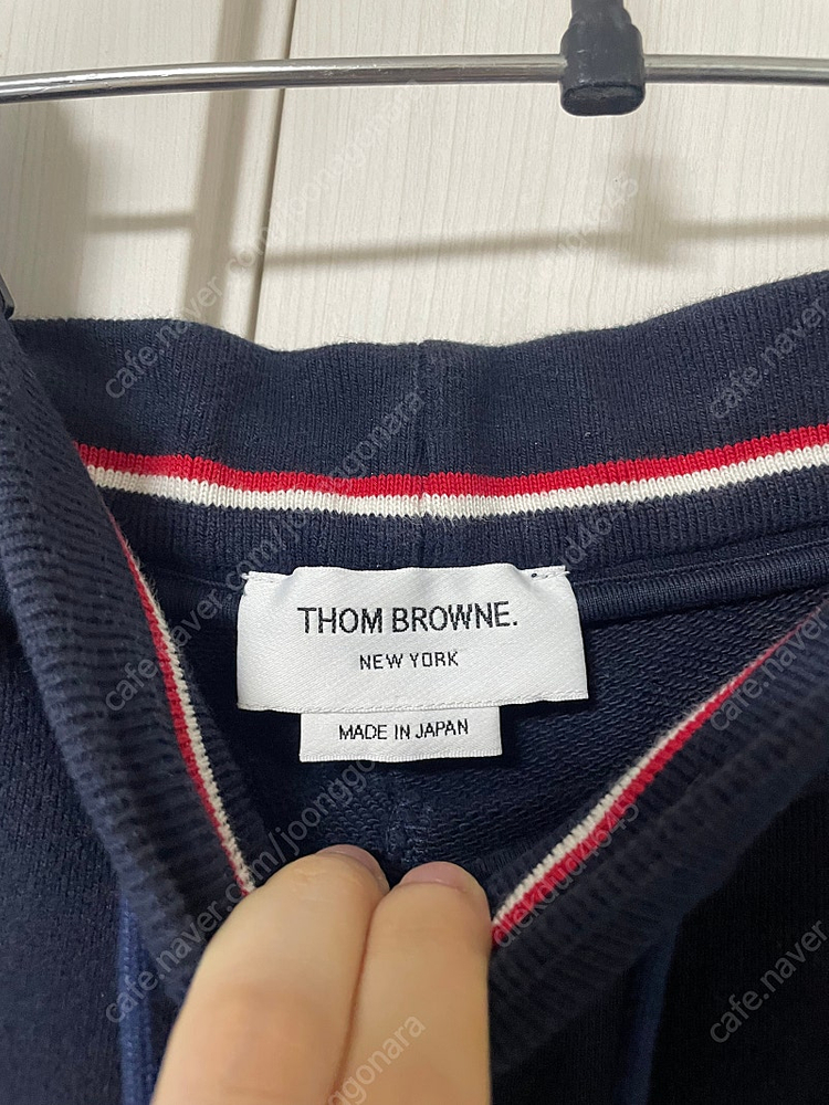 [3] 톰브라운 네이비 사선완장 반바지 이미지