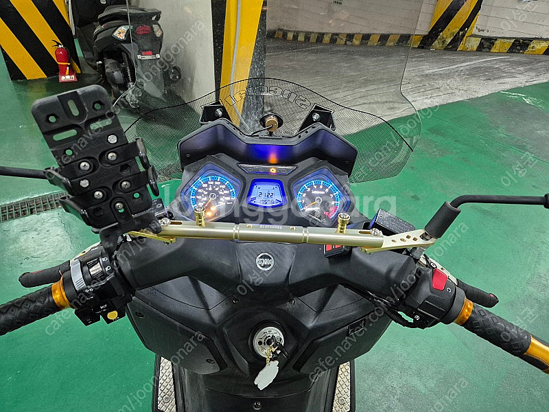 <의정부> sym z플러스 300 abs/tcs 무광검정 22년식 270에 팝니다.--1