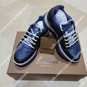 버버리 키즈 TB 모노그램 퀼팅 레이스업 블루 컬러 33 Size (새상품)
