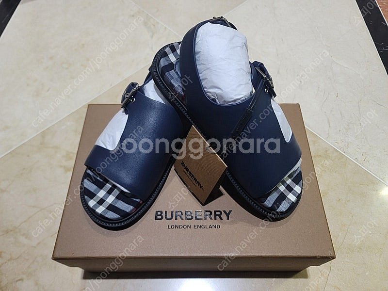 버버리 키즈 샌들 35 Size (새상품)--0