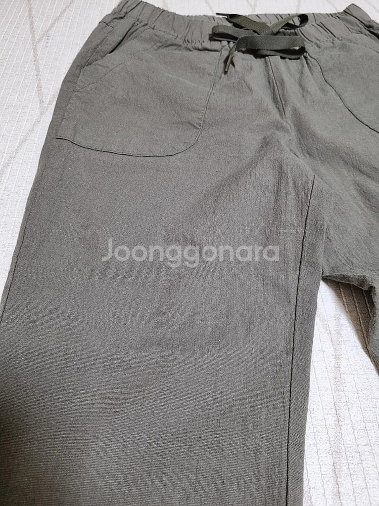 밑단 단추장식 린넨 7~8부 밴딩바지. 카키.--4