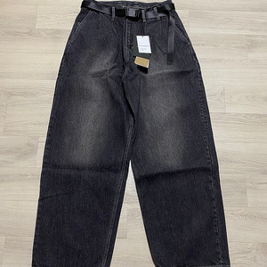 모이프 24FW WIDE BELTED DENIM PANTS 워시드 블랙 1사이즈 판매