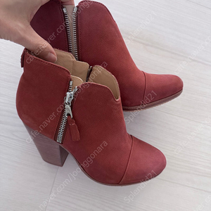 랙앤본 스웨이드 앵글부츠 35(220)