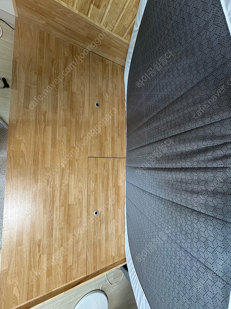 (1년사용)원목침대프레임+매트리스 팔아요 이미지