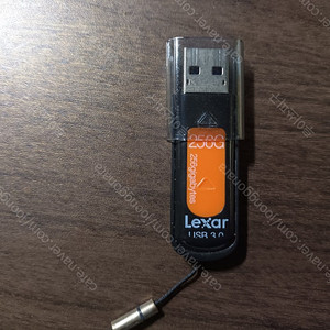 LEXAR USB 3.0 256gb 팝니다.(윈도우 11 설치 프로그램 설치; 가격절충 가능)