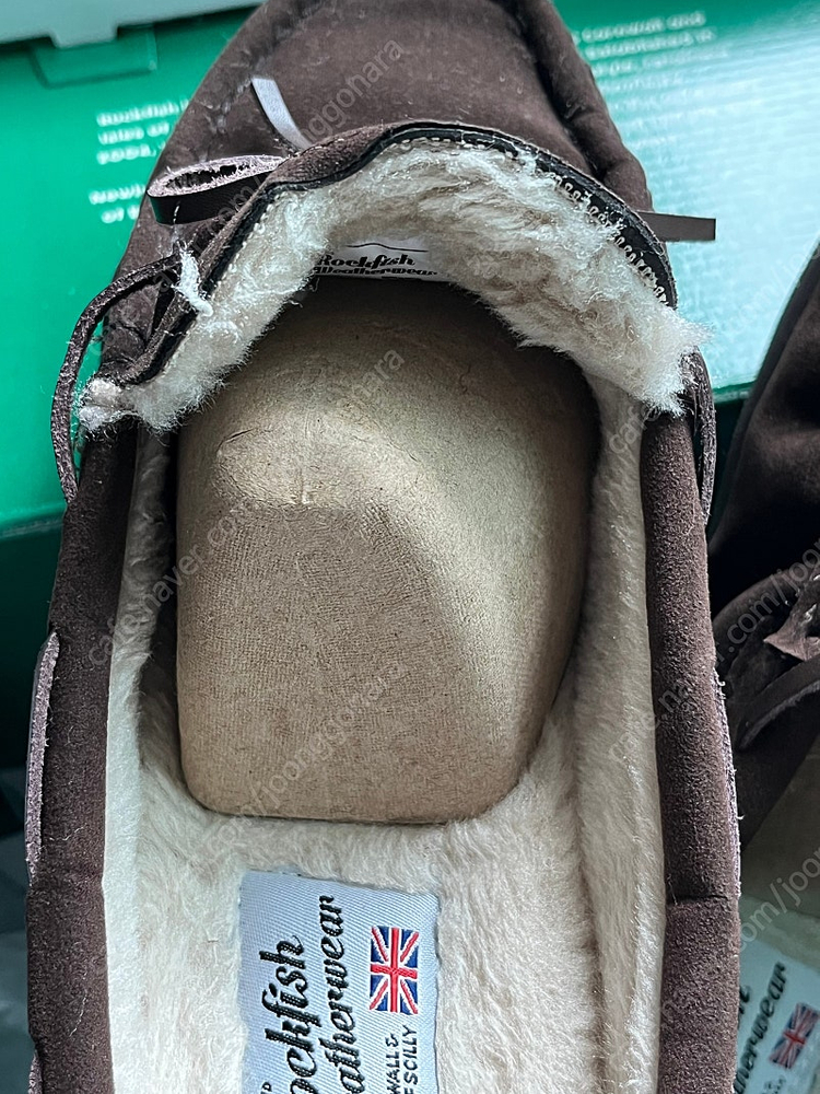 (1회 착용) 락피쉬웨더웨어 퍼 뮬 모카신 초코색 245--1