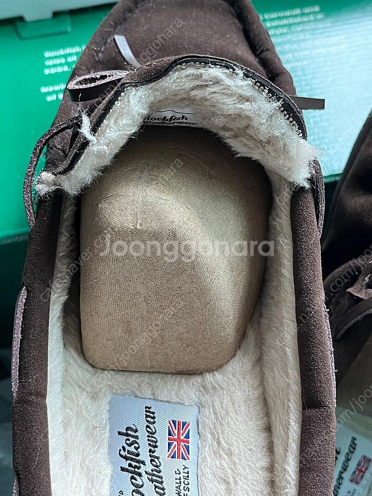 (1회 착용) 락피쉬웨더웨어 퍼 뮬 모카신 초코색 245--1