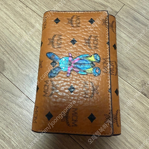 mcm 엠씨엠 비세토스 래빗 중지갑 팝니다. 보관만 했어요. 택포 6만원