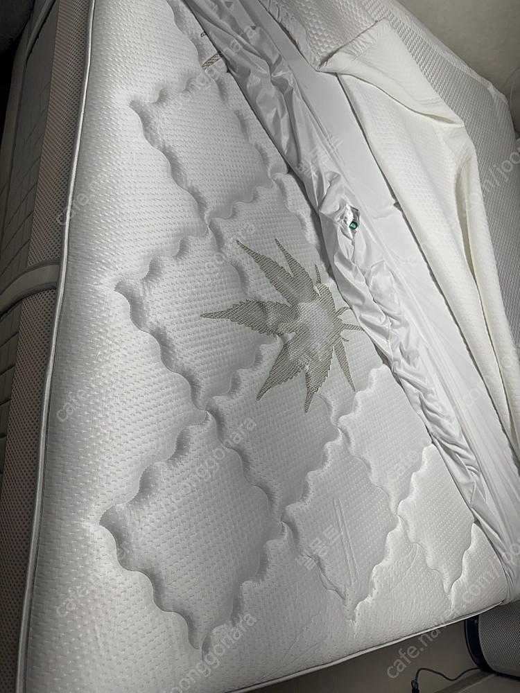 [1개월 사용] MLILY 엠프로브 3.0 이스턴킹 매트리스 (서울/경기 운송비포함) 이미지