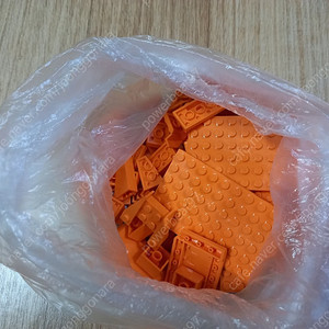 클래식 10701 회색놀이판,레고 벌크 파랑730g,빨강(오렌지)980g,보라색140g,검정색1.1kg,갈색계열1.1kg,바퀴(궤도)1.4kg,문틀790g,배형틀