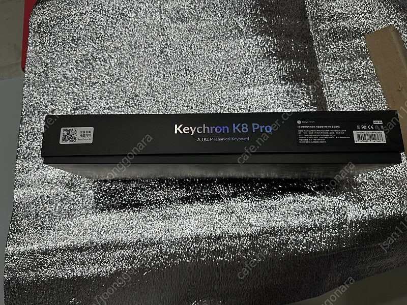 키크론 K8 PRO 화이트 저소음 적축 RGB 핫스왑 무선 기계식 키보드 블루투스 이미지