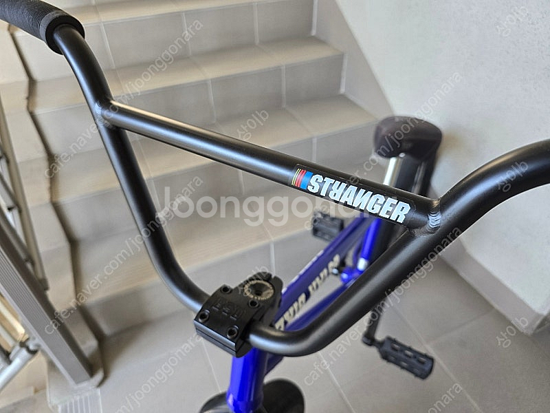 관리 잘된 bmx 풀커스텀 자전거 판매합니다--2