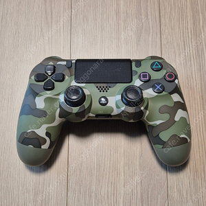 PS4 플스4 소니 정품 듀얼쇼크4 (DUALSHOCK4) 그린 카모플라주 (CUH-ZCT2J16) 팔아요.