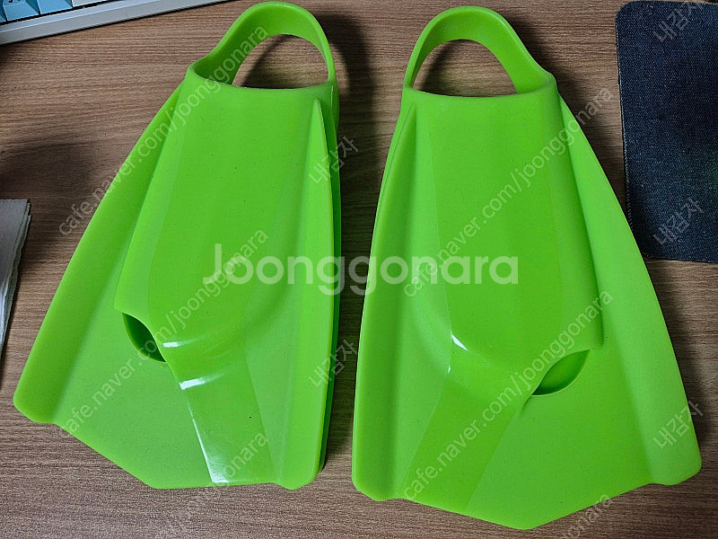 아레나 파워핀 프로 스타일 오리발 라임 EU--0