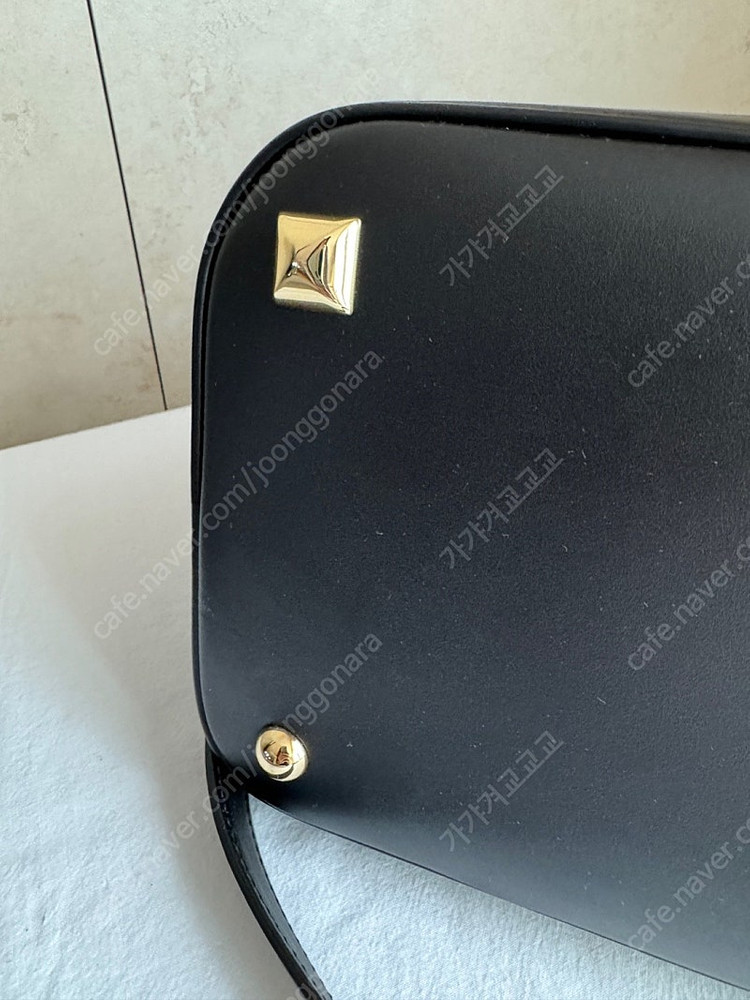 메종 마르지엘라 5AC 미디움백 블랙 [85만원]--4