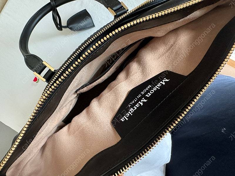 메종 마르지엘라 5AC 미디움백 블랙 [85만원]--5