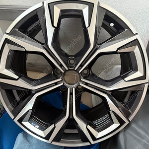 bmw i4 앞 휠 팝니다