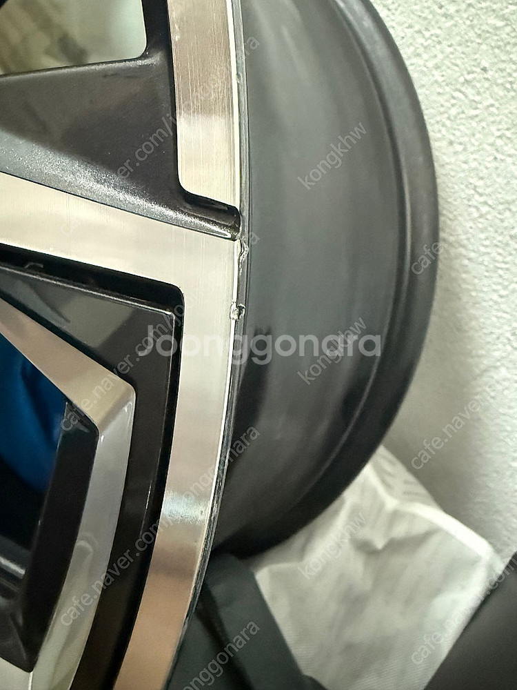 bmw i4 앞 휠 팝니다--2