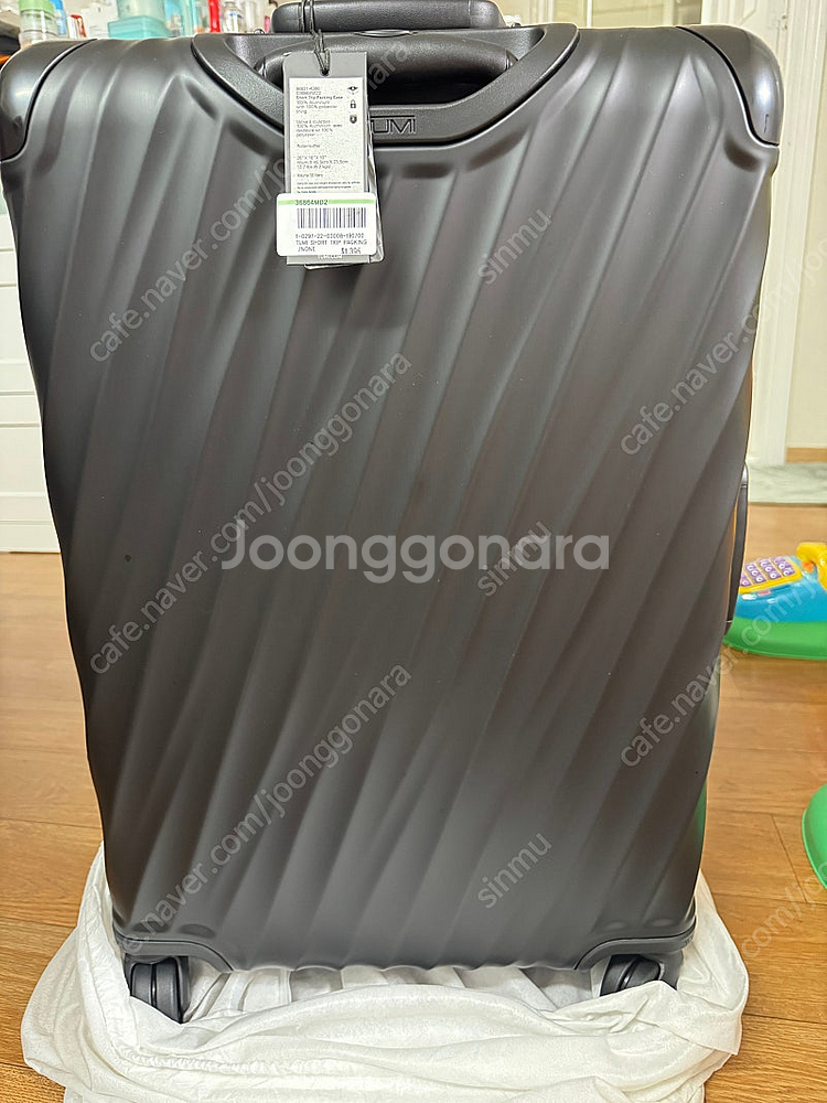투미 19디그리 알루미늄 캐리어 55L 블랙--0