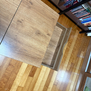 알렉스 리프트업 거실테이블 발리오크 팝니다