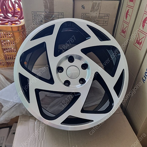 17인치 슈거레이 라디8 휠 아반떼MD 아반떼AD