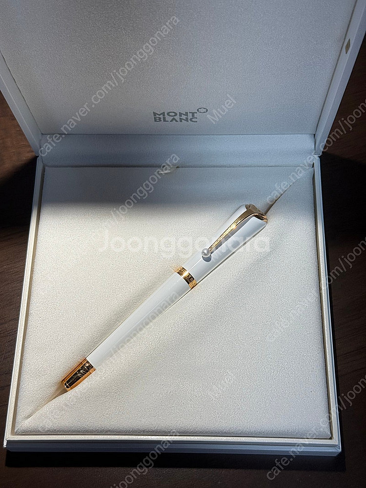 몽블랑펜 마를린먼로 에디션(EF) 팝니다.--1