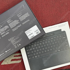 서피스 프로 11 13인치 스냅드래곤 X 엘리트 16GB 512GB 블랙 ZIA-00032 키보드 + 슬림펜2 판매합니다