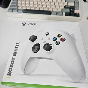 XBOX 4세대 컨트롤러 로봇화이트 미개봉