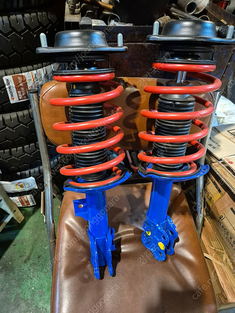 K3 아반떼MD 벨로스터FS 뉴i30 차종에 맞는 튜익스 쇼바 스프링 새거 팔아요 이미지