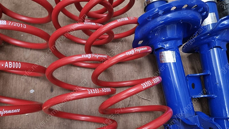 K3 아반떼MD 벨로스터FS 뉴i30 차종에 맞는 튜익스 쇼바 스프링 새거 팔아요 이미지