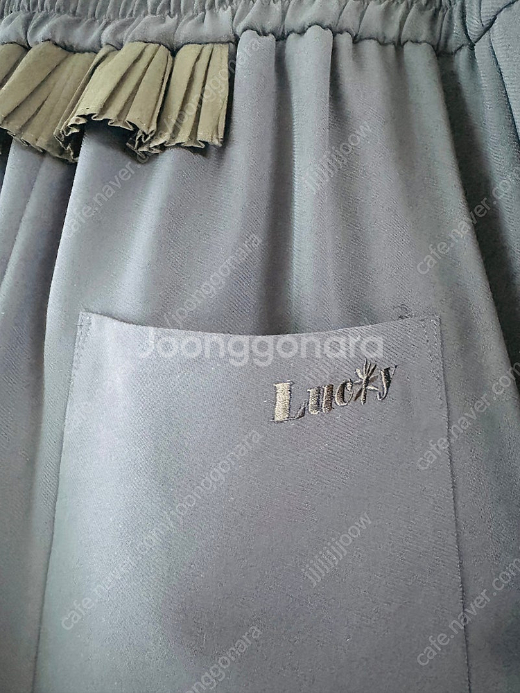 럭키슈에뜨 플리츠 팬츠--2