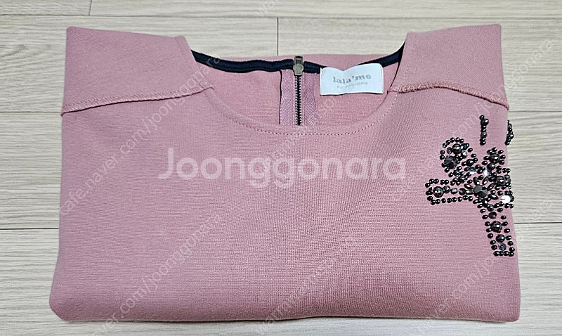 (새상품 가을 준비!) 라라미 자체제작 비즈 티셔츠 블...--0