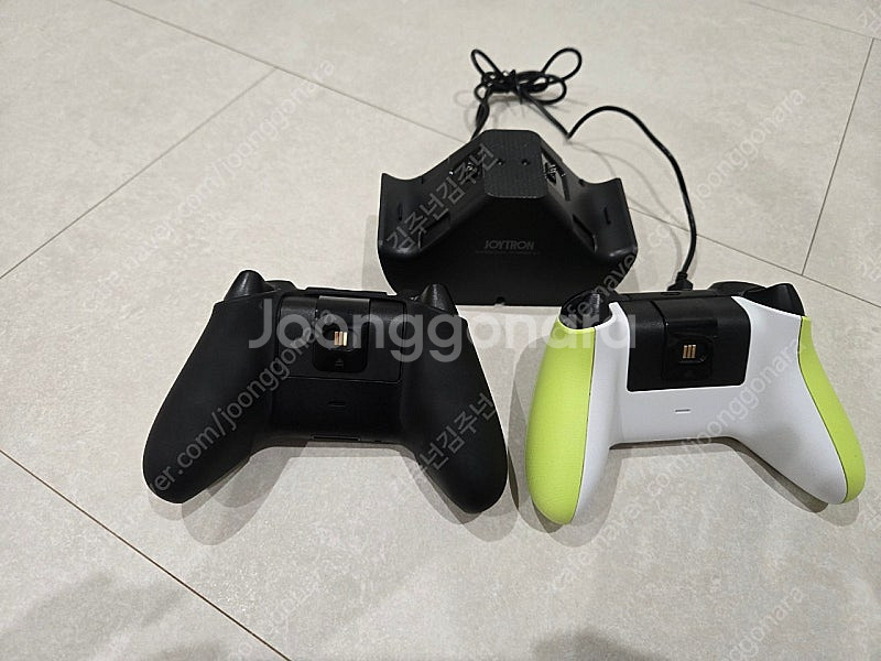 xbox컨트롤러4세대*2 + 조이트론충전거치대--0