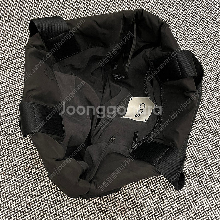 코스 패디드 쇼퍼백 숄더백 패딩백 정품 블랙 중고--5