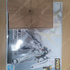 RG 뉴건담 티타늄 피니쉬 + 점장모형 합금프레임