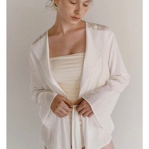 르에 lea 블라우스 써머 카라 가디건 화이트 SUMMER COLLAR CARDIGAN 더바넷 리본빛 시에 호와스 아모멘토 윤슬샵 모이아 얼바닉 낫띵리튼