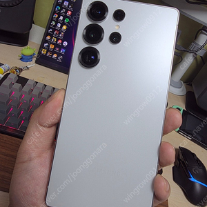 갤럭시 S25 울트라 화이트 256GB 팝니다.(삼케플O)