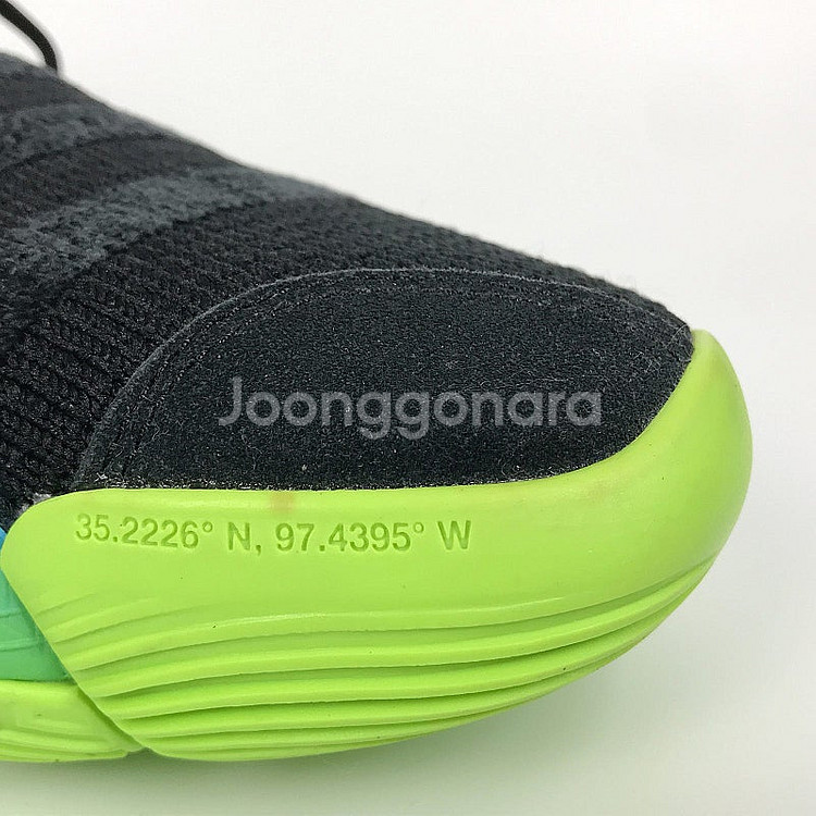 아디다스 트레이영 2.0 농구화 신발 운동화 남성285 판매합니다--3