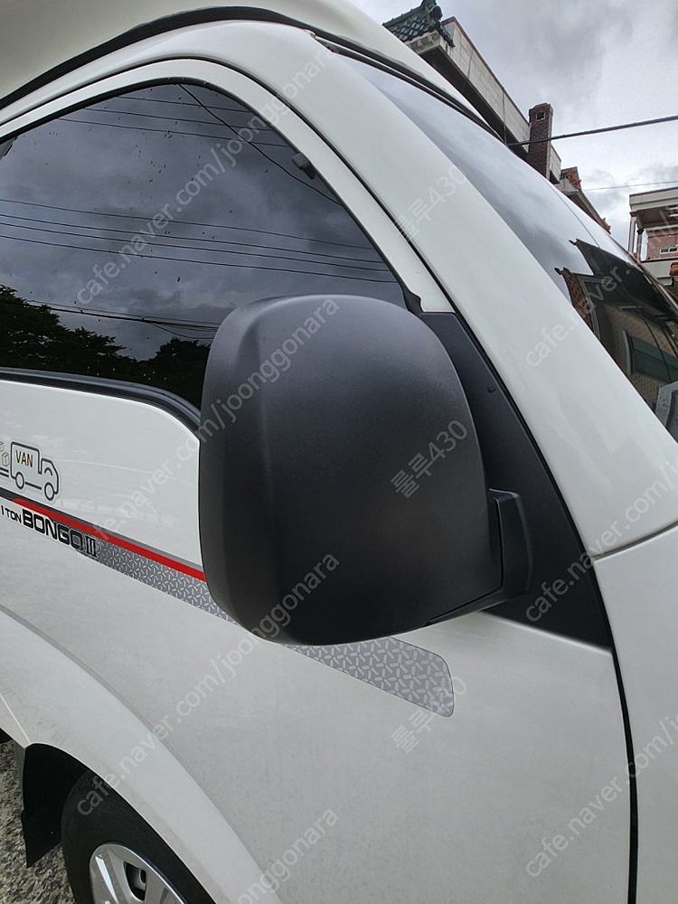 봉고3 1톤 내장탑 초장축 킹캡 디젤 2WD 오토 L 표준형 흰색 캥핑카 택배차 트럭 이미지
