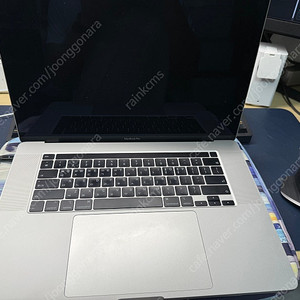 맥북프로 2019 2019 16인치 기본형(16gb, 512gb) 터치바 모델 팝니다.