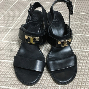 토리버치 투밴드 금장 샌들 220 / 랑방 마인 오브제 타임 럭키슈에뜨 산드로 마쥬 오르 시에 시스템