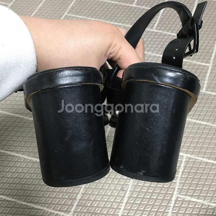 토리버치 투밴드 금장 샌들 220 / 랑방 마인 오브제 타임 럭키슈에뜨 산드로 마쥬 오르 시에 시스템--3