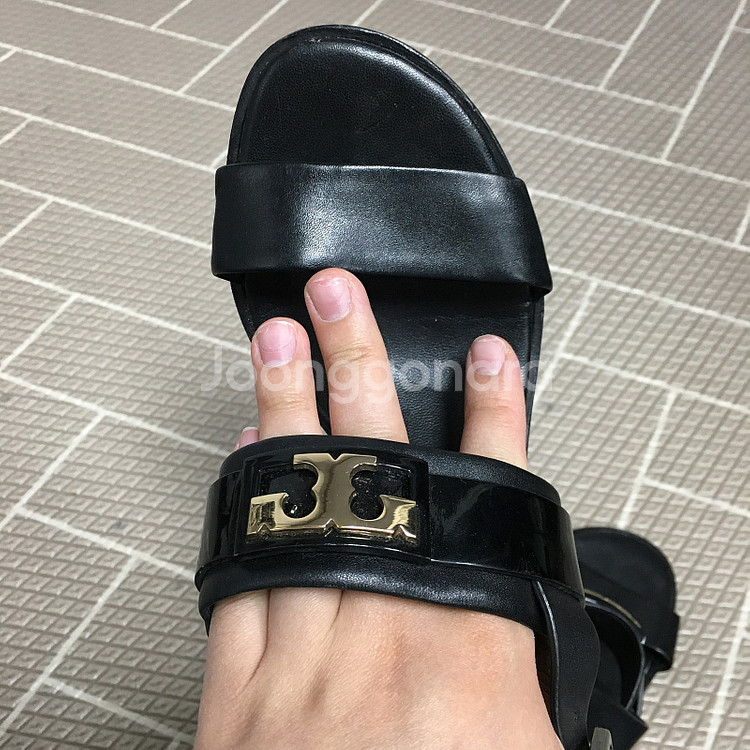 토리버치 투밴드 금장 샌들 220 / 랑방 마인 오브제 타임 럭키슈에뜨 산드로 마쥬 오르 시에 시스템--5