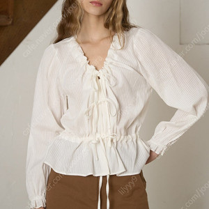 [새상품] SSEMI 쎄미 쓰리 리본 블라우스 아이보리 THREE RIBBON BLOUSE